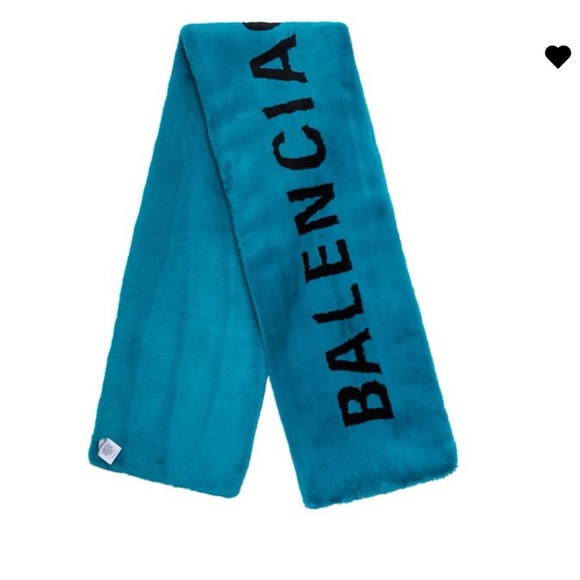 Balenciaga Classic Faux Fur Scarf 🥶 - Picture 1 of 4